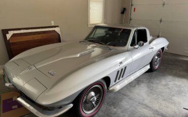 Chevrolet-corvette-1966-5