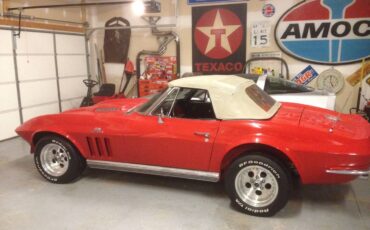 Chevrolet-corvette-1966-red
