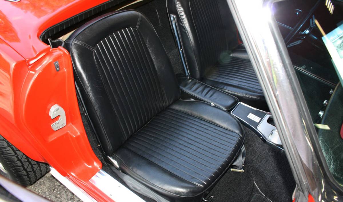 Chevrolet-corvette-1966-red-4