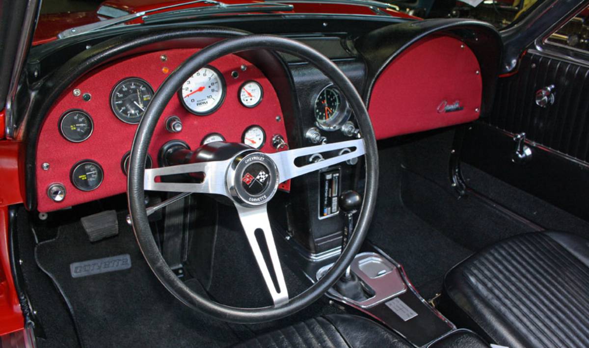 Chevrolet-corvette-1966-red-7