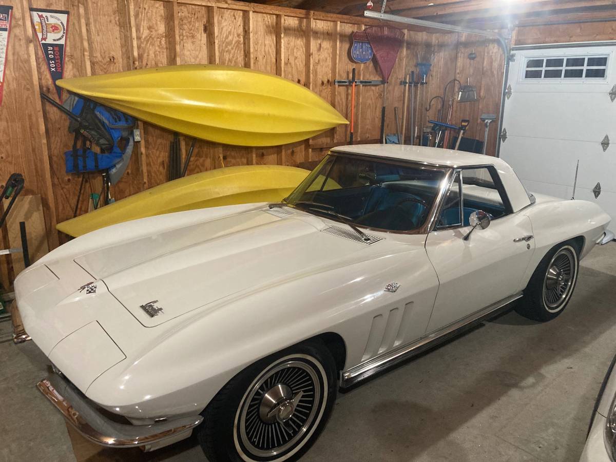 Chevrolet-corvette-1966-white-1