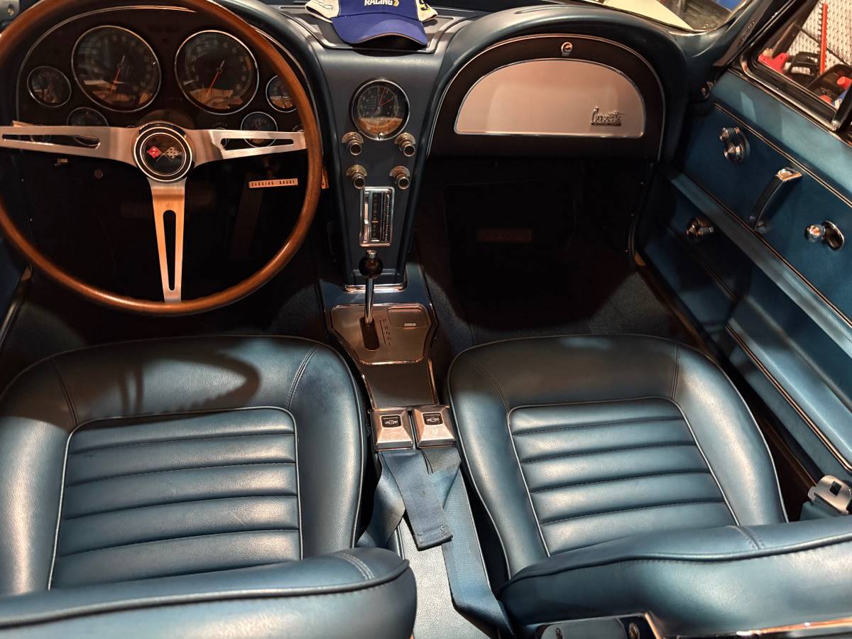 Chevrolet-corvette-1966-white-10