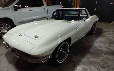 Chevrolet-corvette-1966-white-7