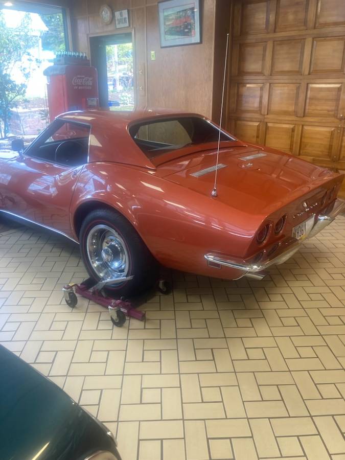 Chevrolet-corvette-1968-orange-1