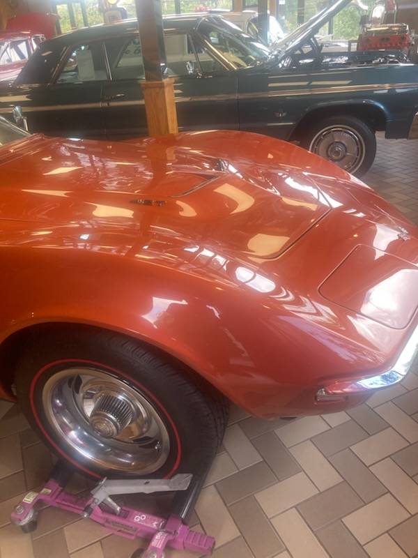 Chevrolet-corvette-1968-orange-3
