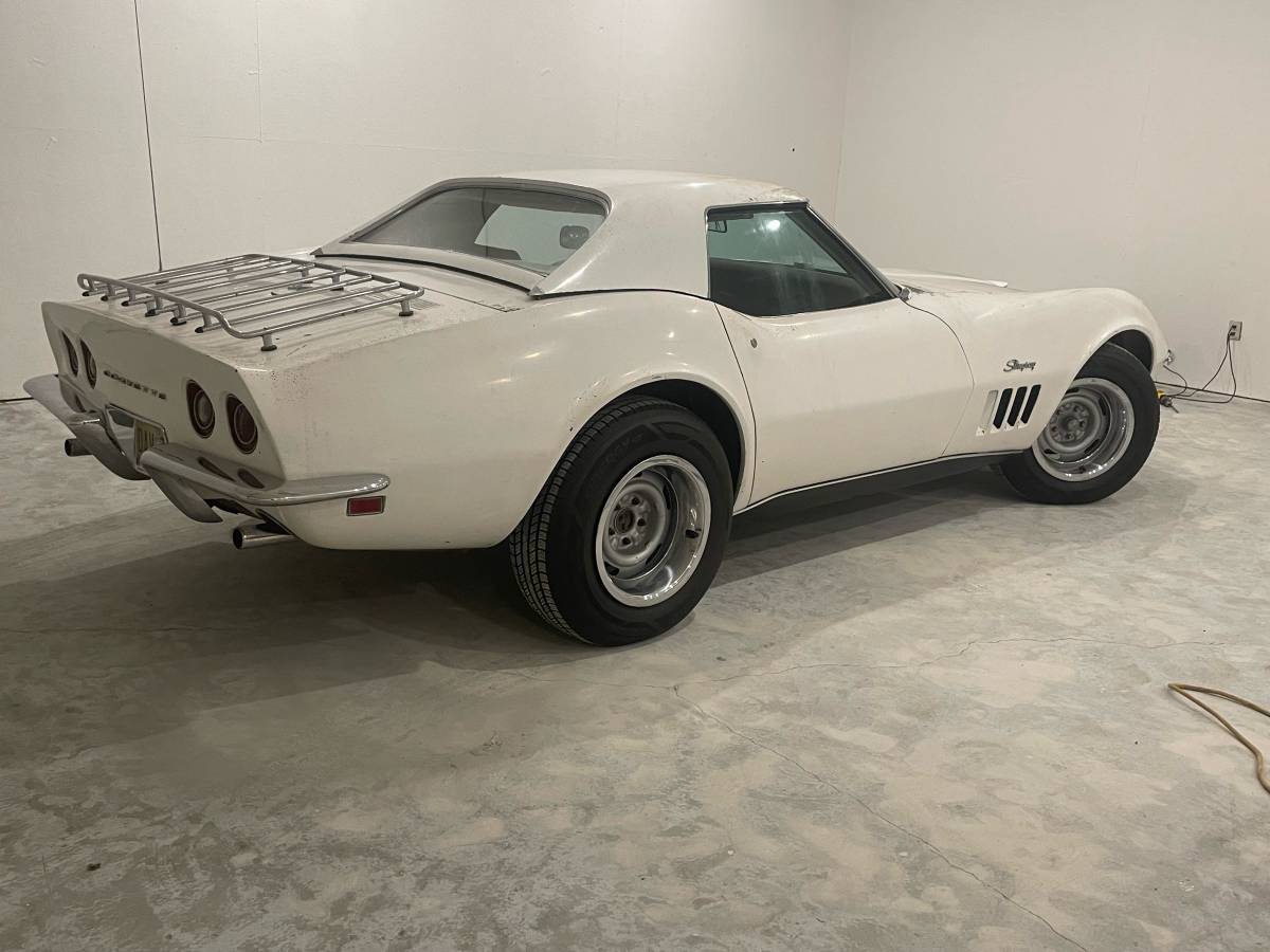 Chevrolet-corvette-1969-10