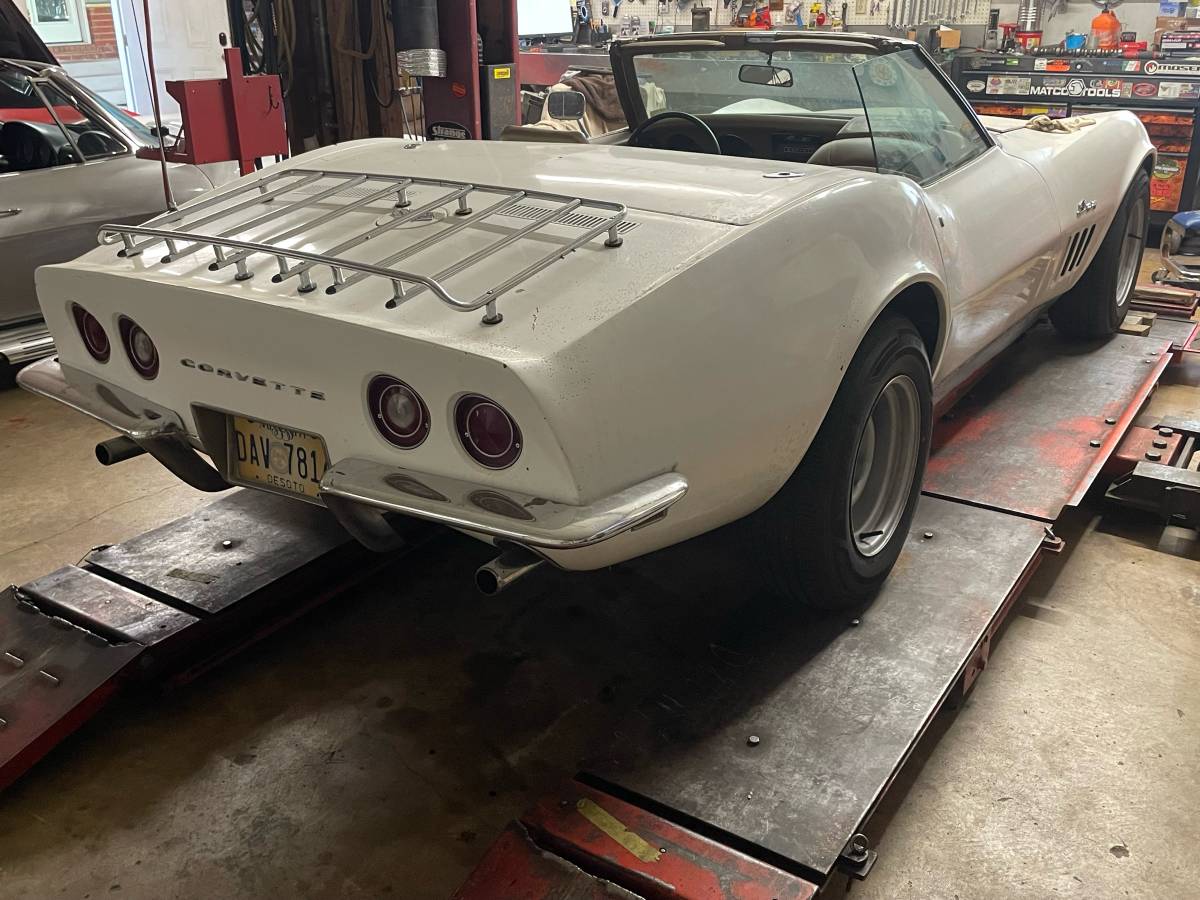 Chevrolet-corvette-1969-13