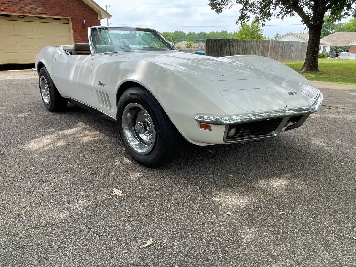 Chevrolet-corvette-1969-7
