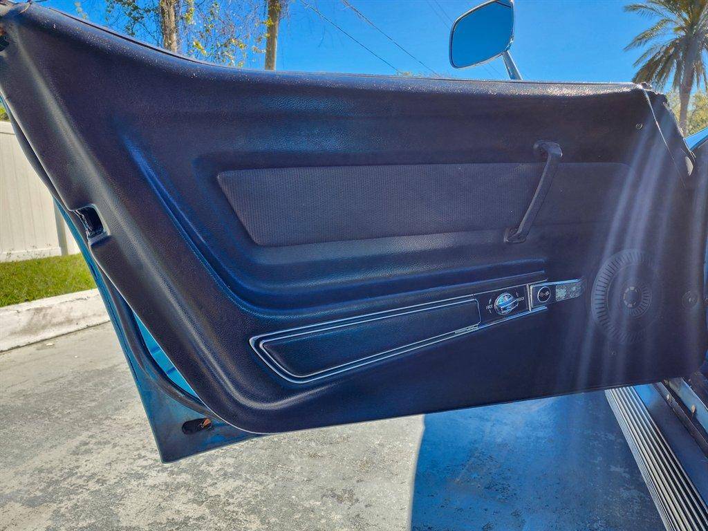 Chevrolet-corvette-1969-blue-1