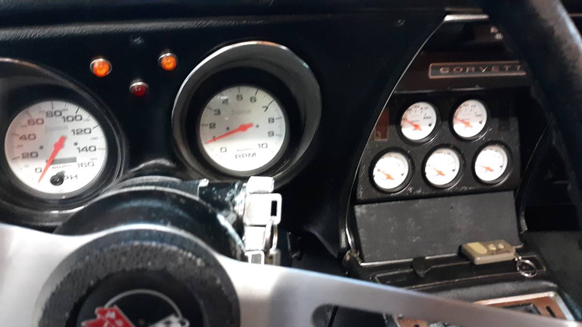 Chevrolet-corvette-1971-orange-11