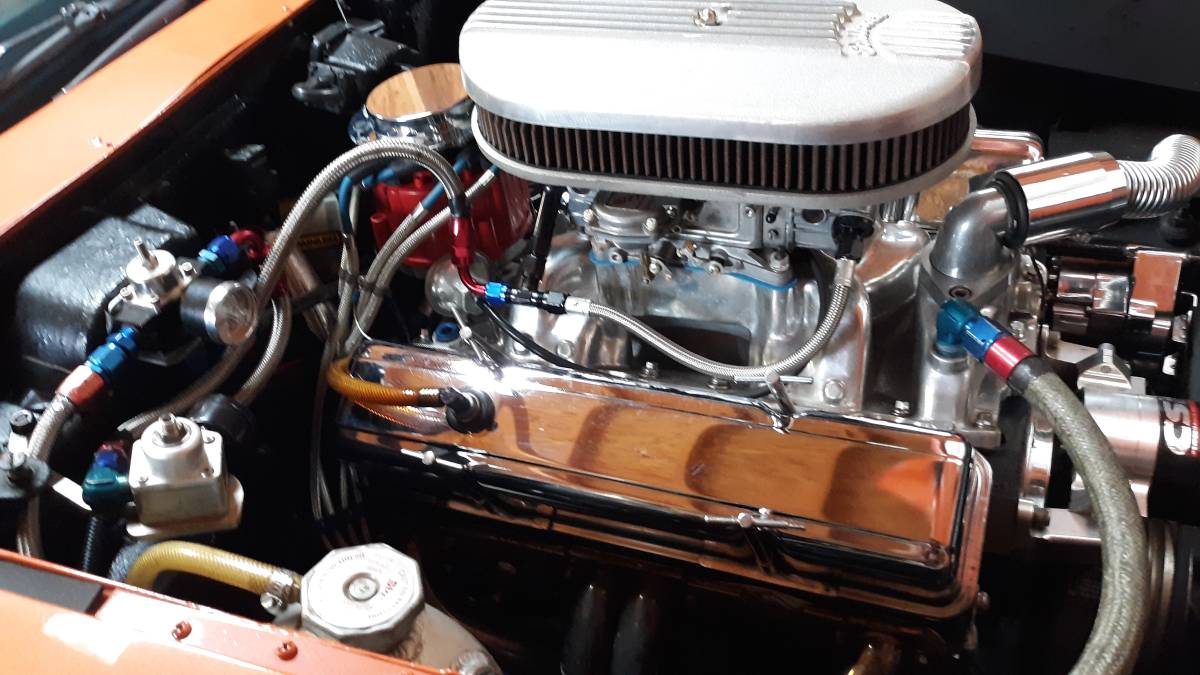 Chevrolet-corvette-1971-orange-13