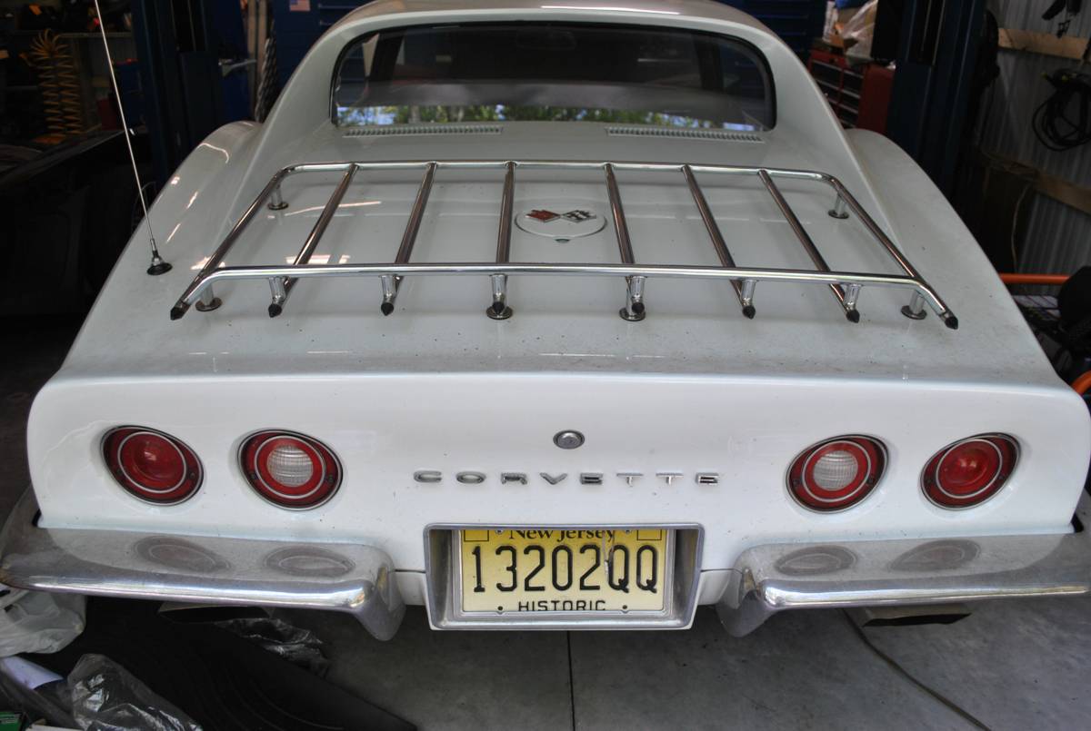 Chevrolet-corvette-1971-white-2