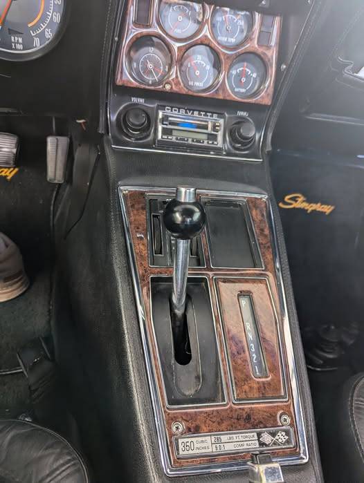 Chevrolet-corvette-1973-2