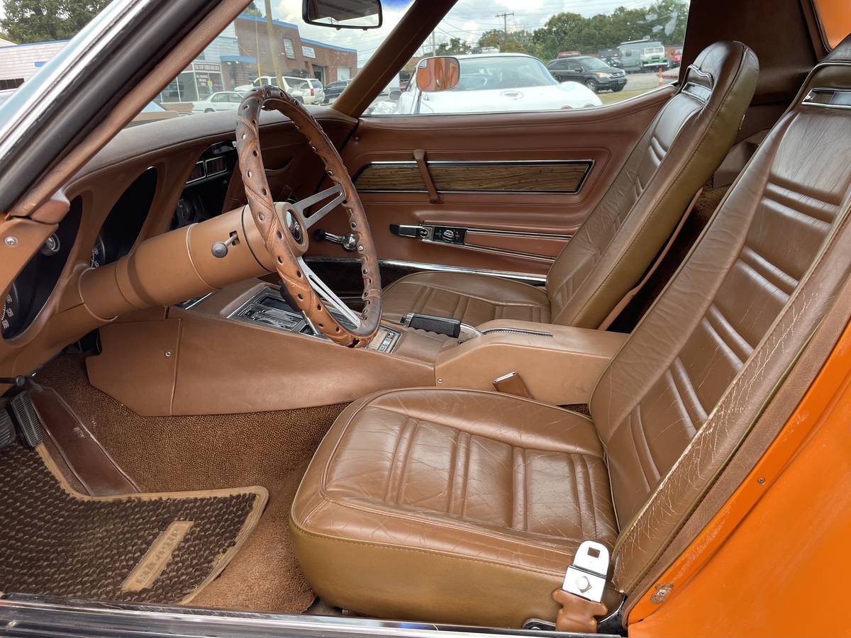 Chevrolet-corvette-1973-orange-10