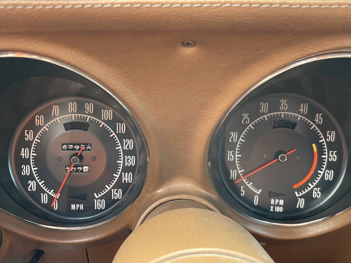 Chevrolet-corvette-1973-orange-12