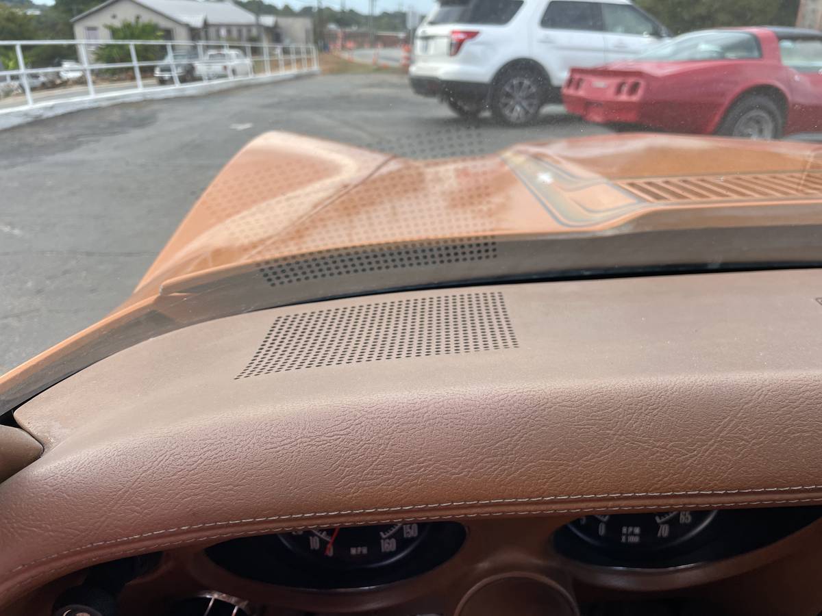 Chevrolet-corvette-1973-orange-18