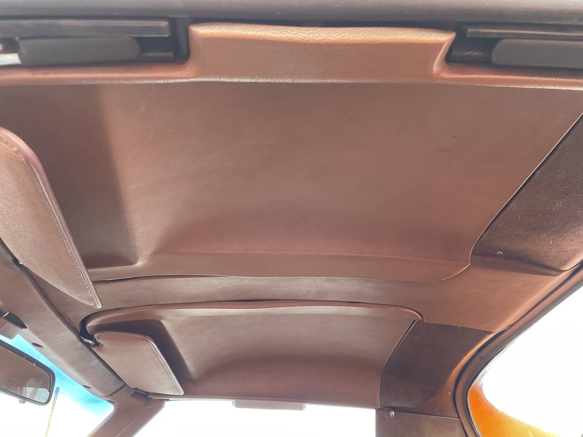 Chevrolet-corvette-1973-orange-21