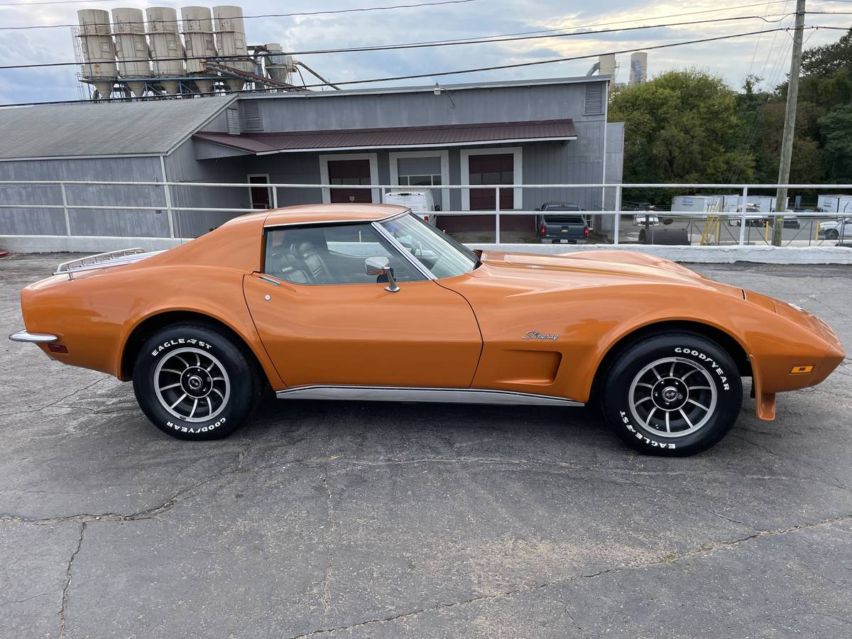 Chevrolet-corvette-1973-orange-5