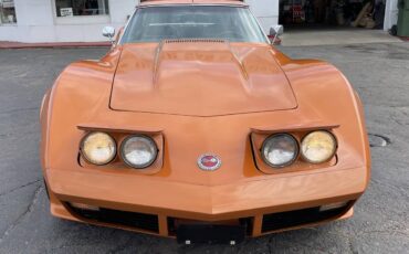 Chevrolet-corvette-1973-orange-7