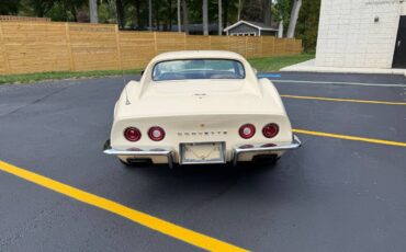 Chevrolet-corvette-1973-white-2