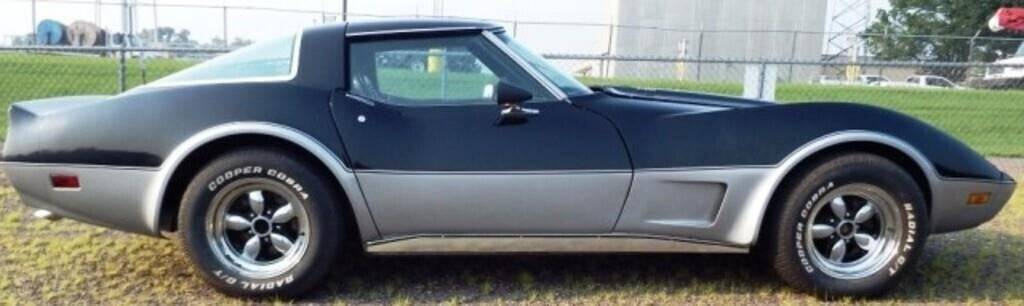 Chevrolet-corvette-1974-black-13