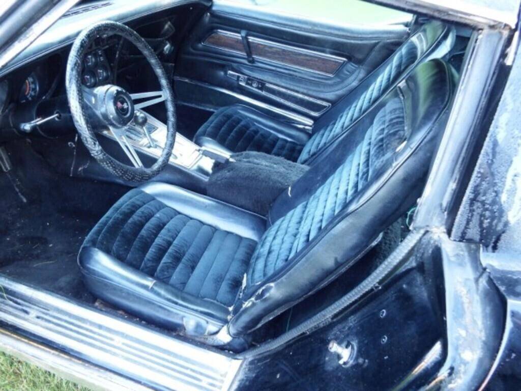 Chevrolet-corvette-1974-black-23