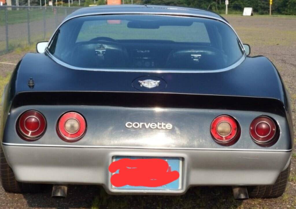 Chevrolet-corvette-1974-black-4