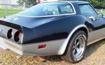 Chevrolet-corvette-1974-black-5