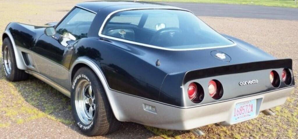 Chevrolet-corvette-1974-black-6