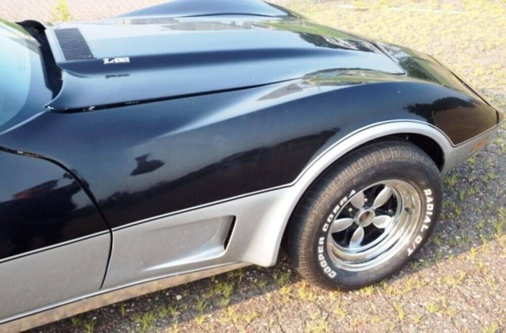 Chevrolet-corvette-1974-black-8