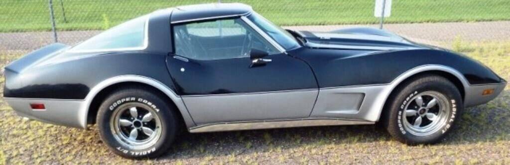Chevrolet-corvette-1974-black