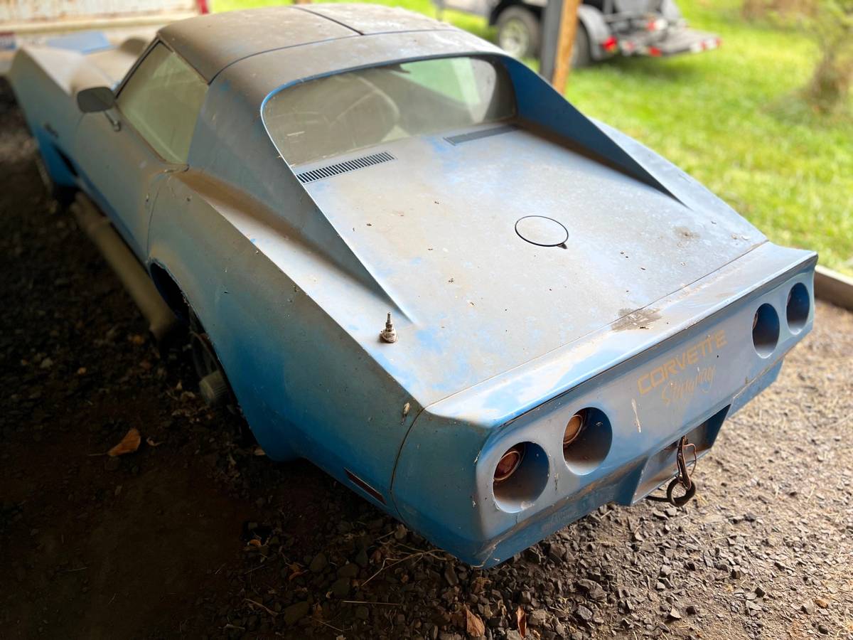 Chevrolet-corvette-1974-blue-1