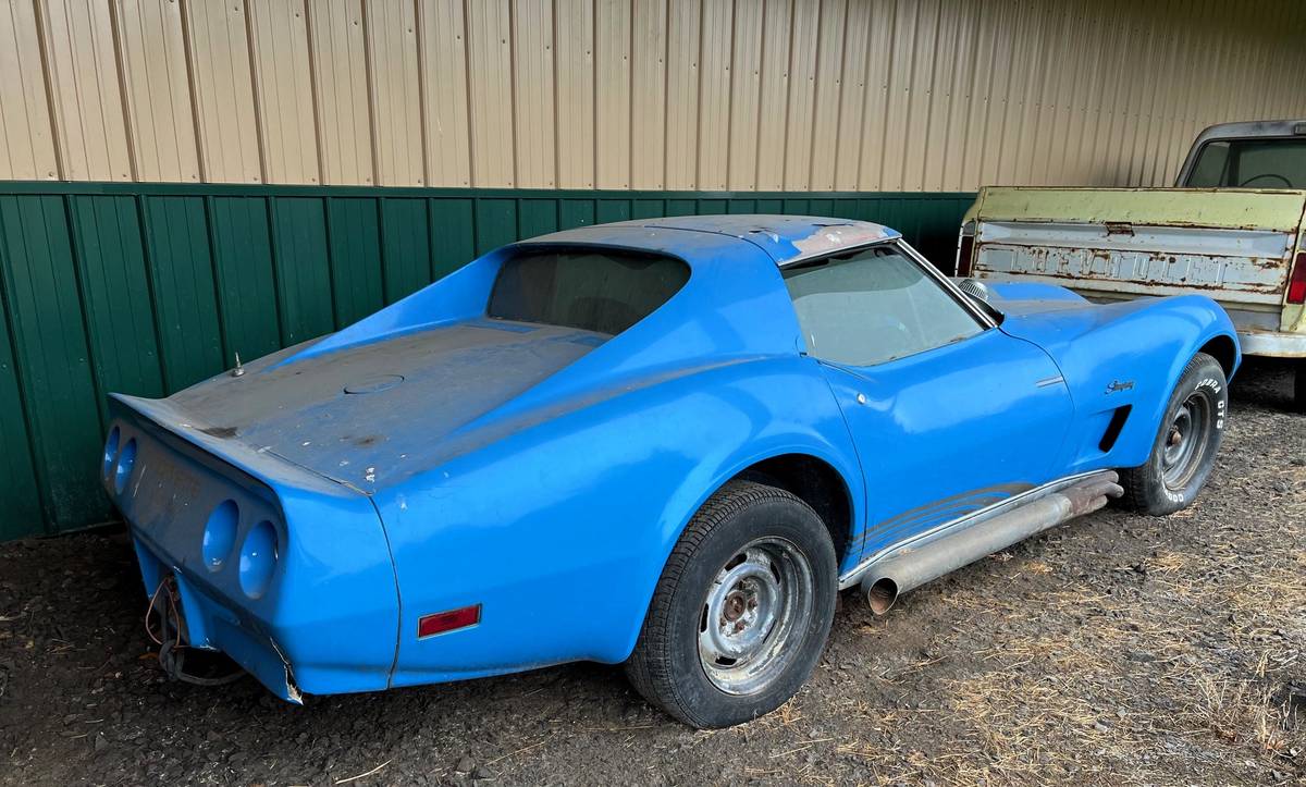 Chevrolet-corvette-1974-blue-2