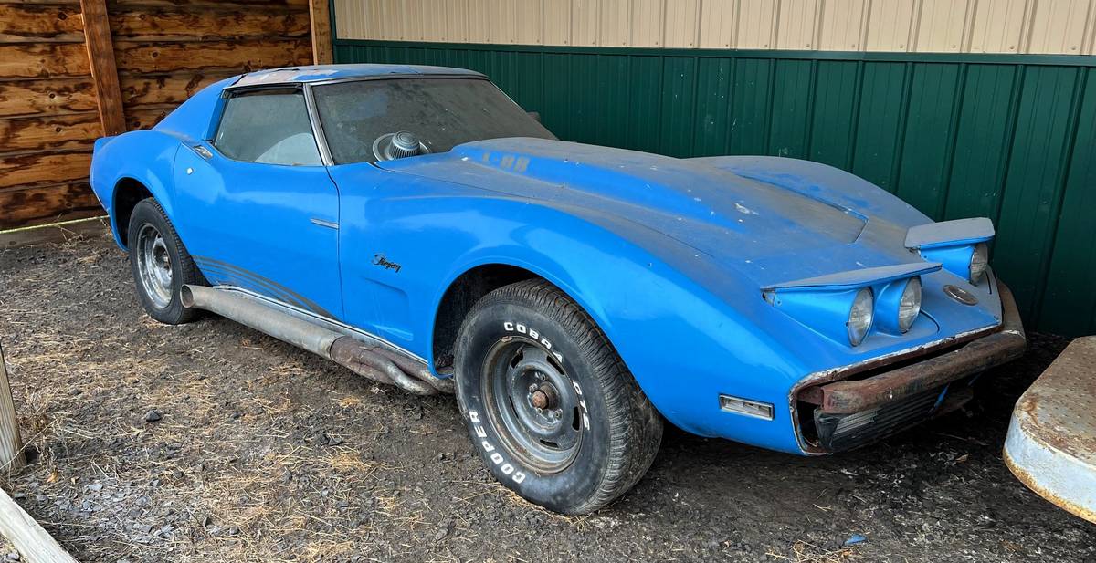 Chevrolet-corvette-1974-blue-3
