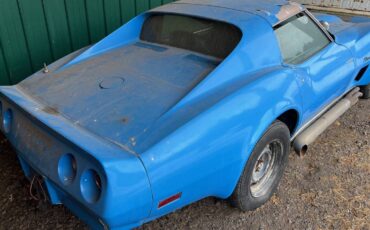 Chevrolet-corvette-1974-blue-5