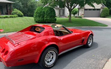 Chevrolet-corvette-1974-red-2