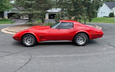 Chevrolet-corvette-1974-red-7