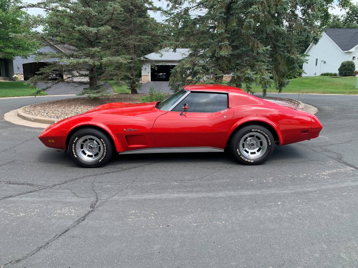Chevrolet-corvette-1974-red-7