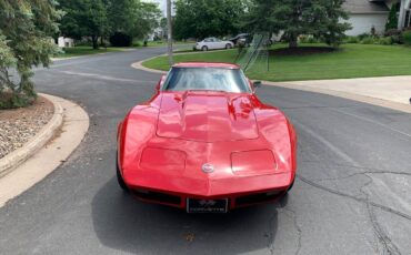 Chevrolet-corvette-1974-red-8