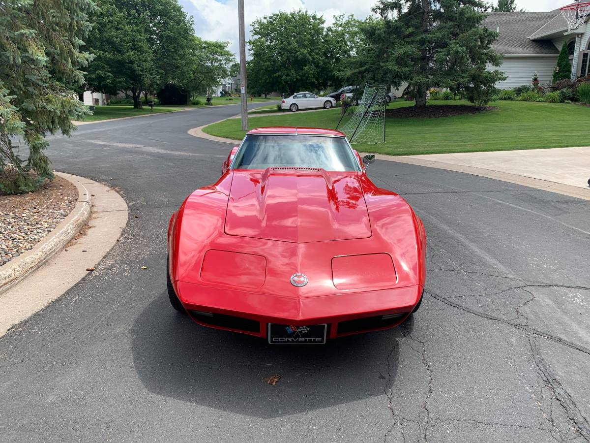 Chevrolet-corvette-1974-red-8