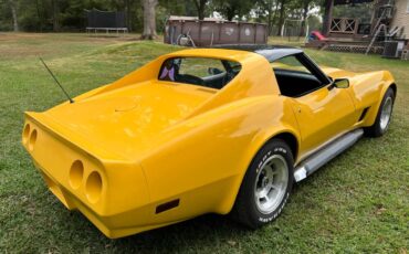 Chevrolet-corvette-1974-yellow-1