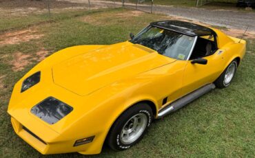 Chevrolet-corvette-1974-yellow-10