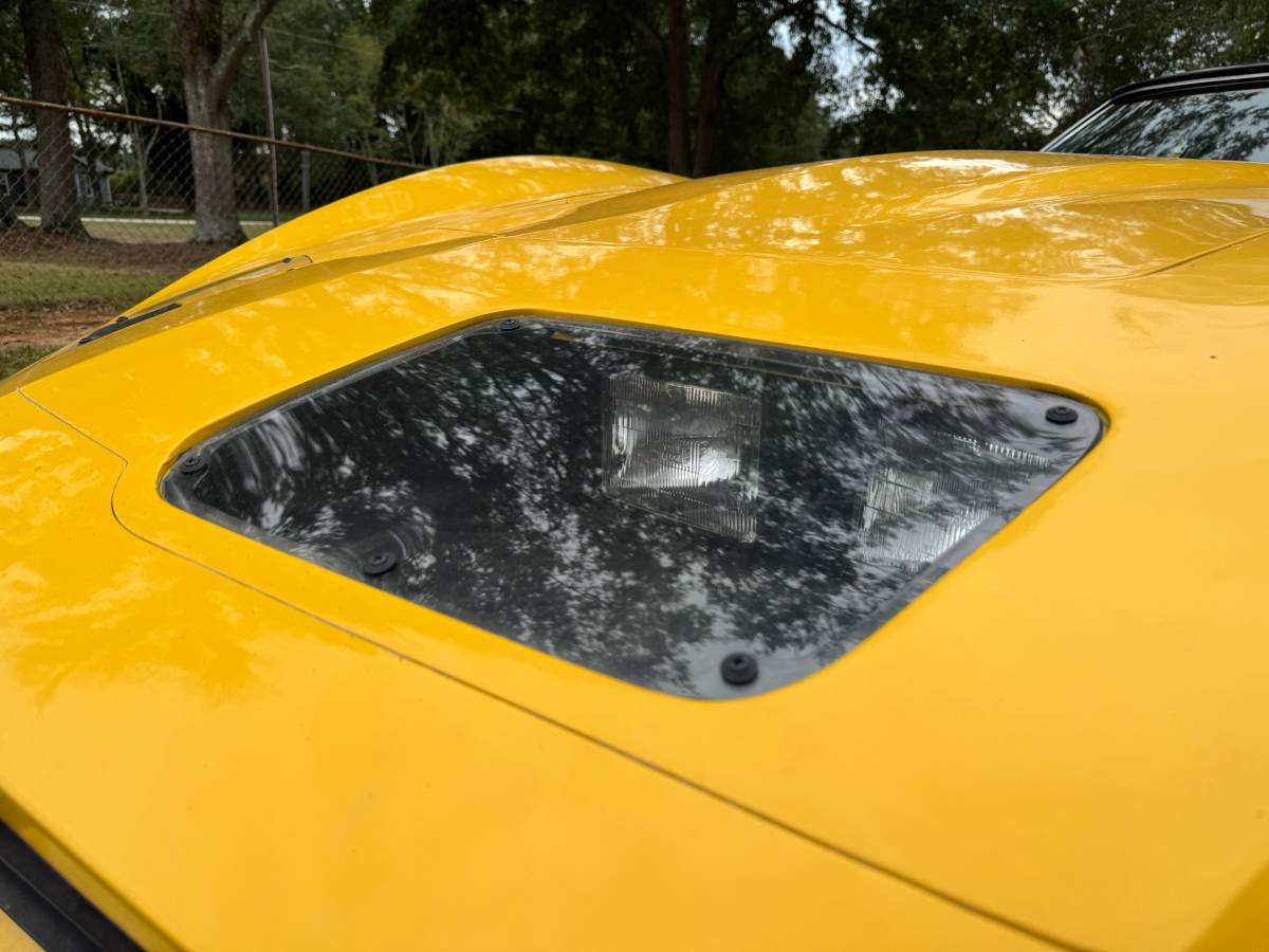 Chevrolet-corvette-1974-yellow-11