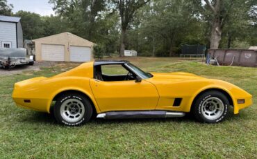 Chevrolet-corvette-1974-yellow-2