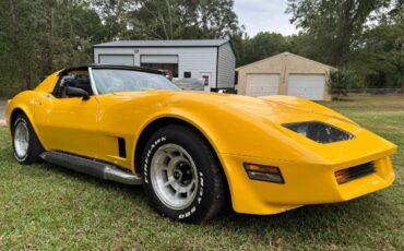 Chevrolet-corvette-1974-yellow-3