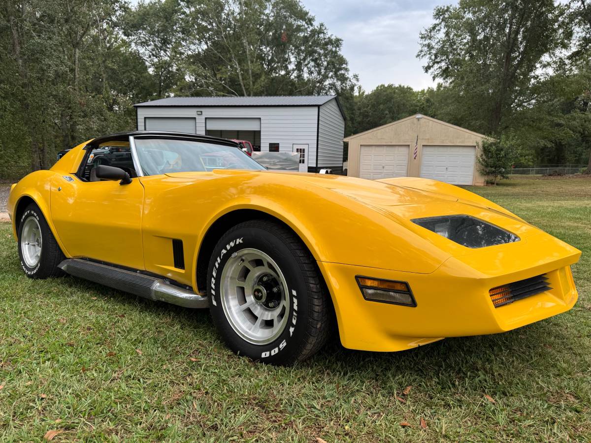 Chevrolet-corvette-1974-yellow-3