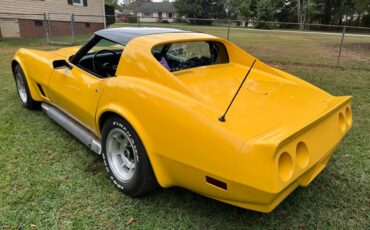 Chevrolet-corvette-1974-yellow