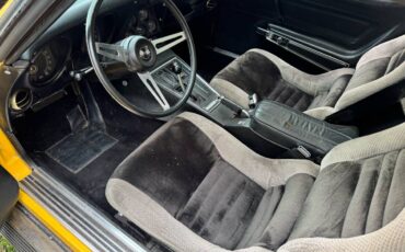 Chevrolet-corvette-1974-yellow-7