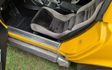 Chevrolet-corvette-1974-yellow-8