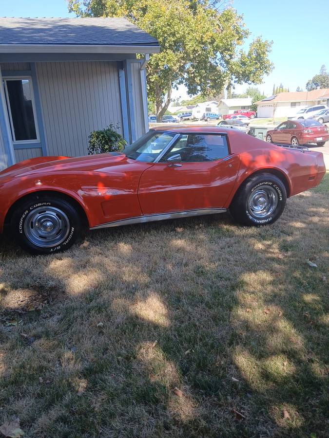 Chevrolet-corvette-1975-orange-4